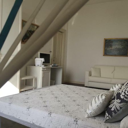 B&B Di Mare E D'Azzurro Salerno Buitenkant foto