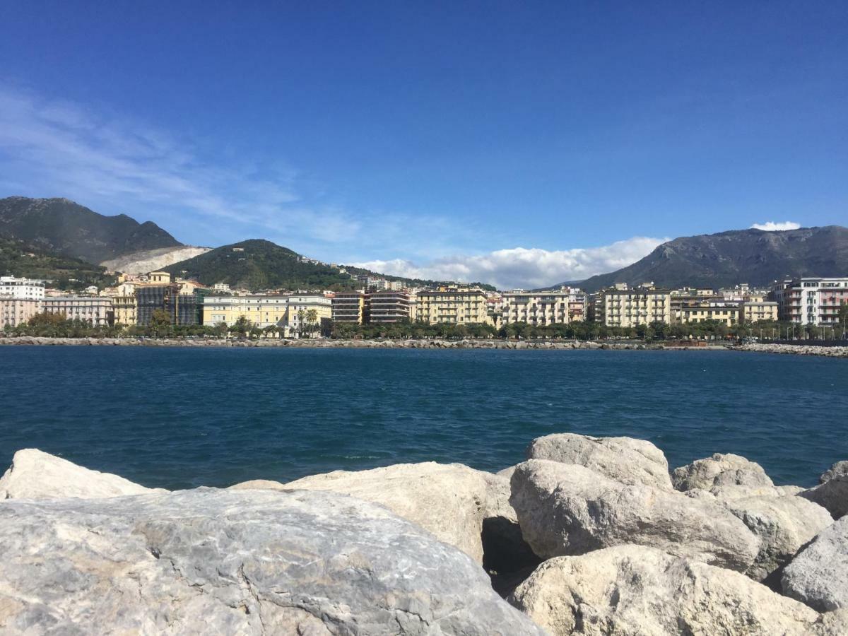 B&B Di Mare E D'Azzurro Salerno Buitenkant foto